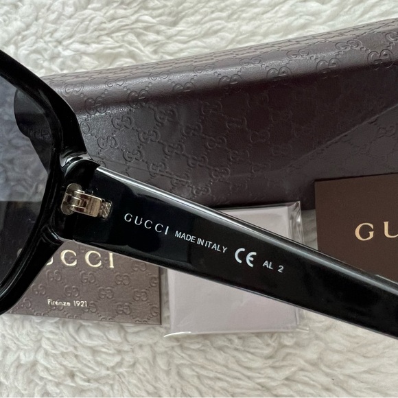 Gucci GG3178/K/S Black Gradient GG Logo Sunglasses w/Accessories - Picture 11 of 16